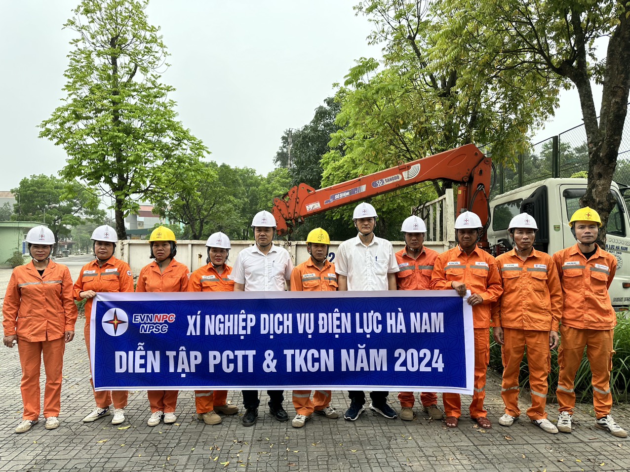 Xí nghiệp Dịch vụ Điện lực Hà Nam diễn tập PCTT & TKCN năm 2024 